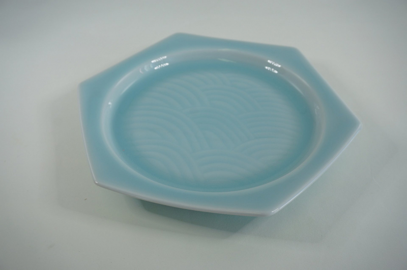 青白磁青海波　6.5寸　六角皿　1