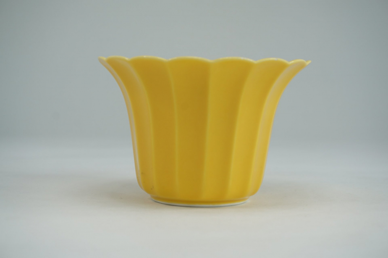 黄釉菊割反型中鉢 3