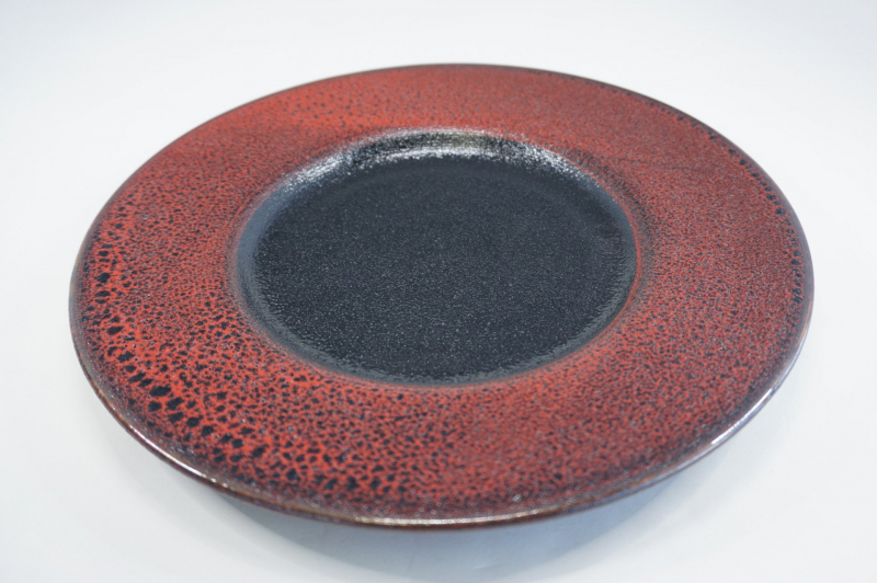 赤黒釉彩 リム8.5皿